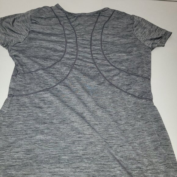 Reebok Short Sleeve T-shirt armpit to armpit 19" Size Medium - Picture 4 of 4